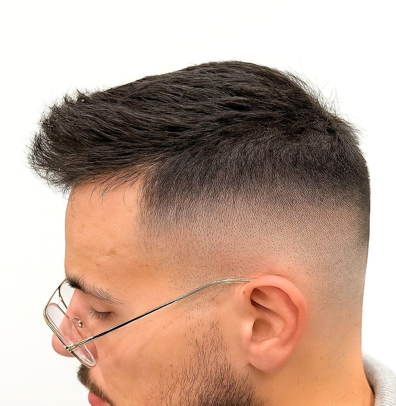 Quiff με high skin fade στο Sipsas Barber Shop